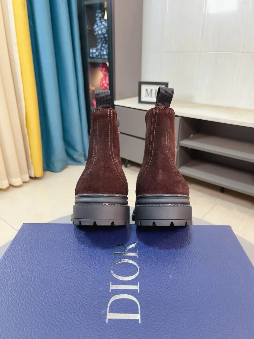 Men's shoes 💰480🌹🌹[Dior] Dior high-top new imported first-layer frosted cowhide ➕Leather lining, designed by European and American masters, perfect shape to create counter quality, solid color raw and wear-resistant outsole, original quality, unique design and beauty, super versatile and very comfortable. High-end without losing taste, fashionable, cold-proof and warm! Absolute focus 38-44 size